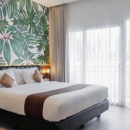 Front One Resort Магеланг Екстериор снимка