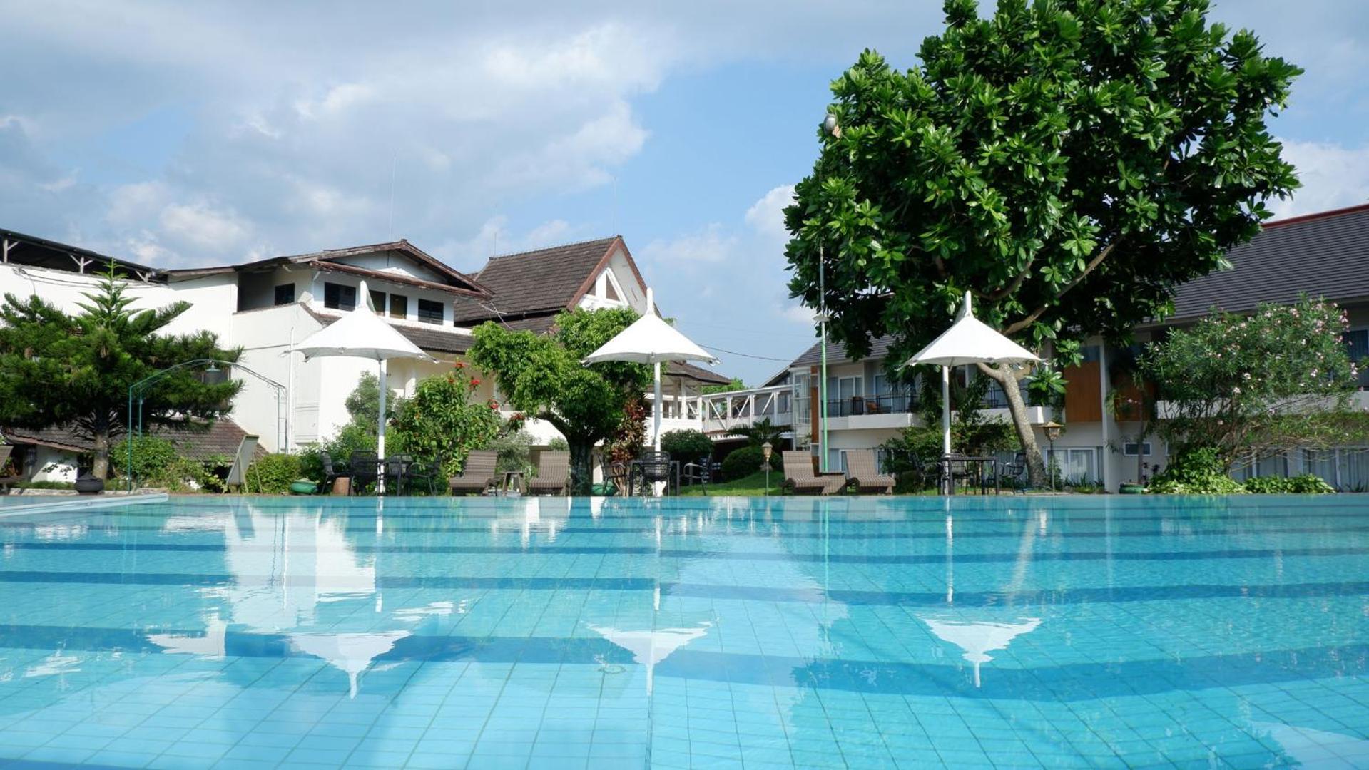 Front One Resort Магеланг Екстериор снимка
