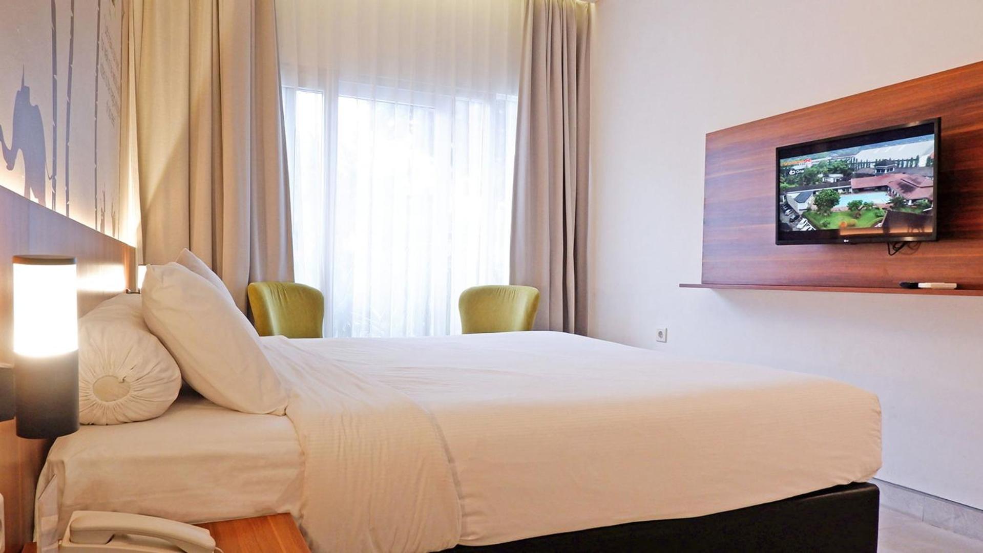 Front One Resort Магеланг Екстериор снимка