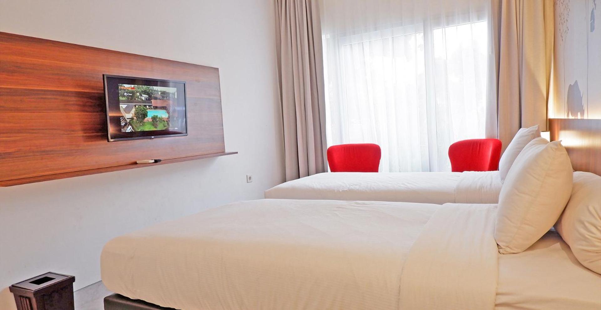 Front One Resort Магеланг Екстериор снимка