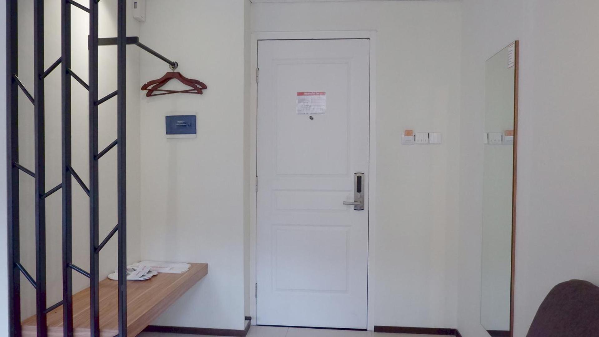 Front One Resort Магеланг Екстериор снимка