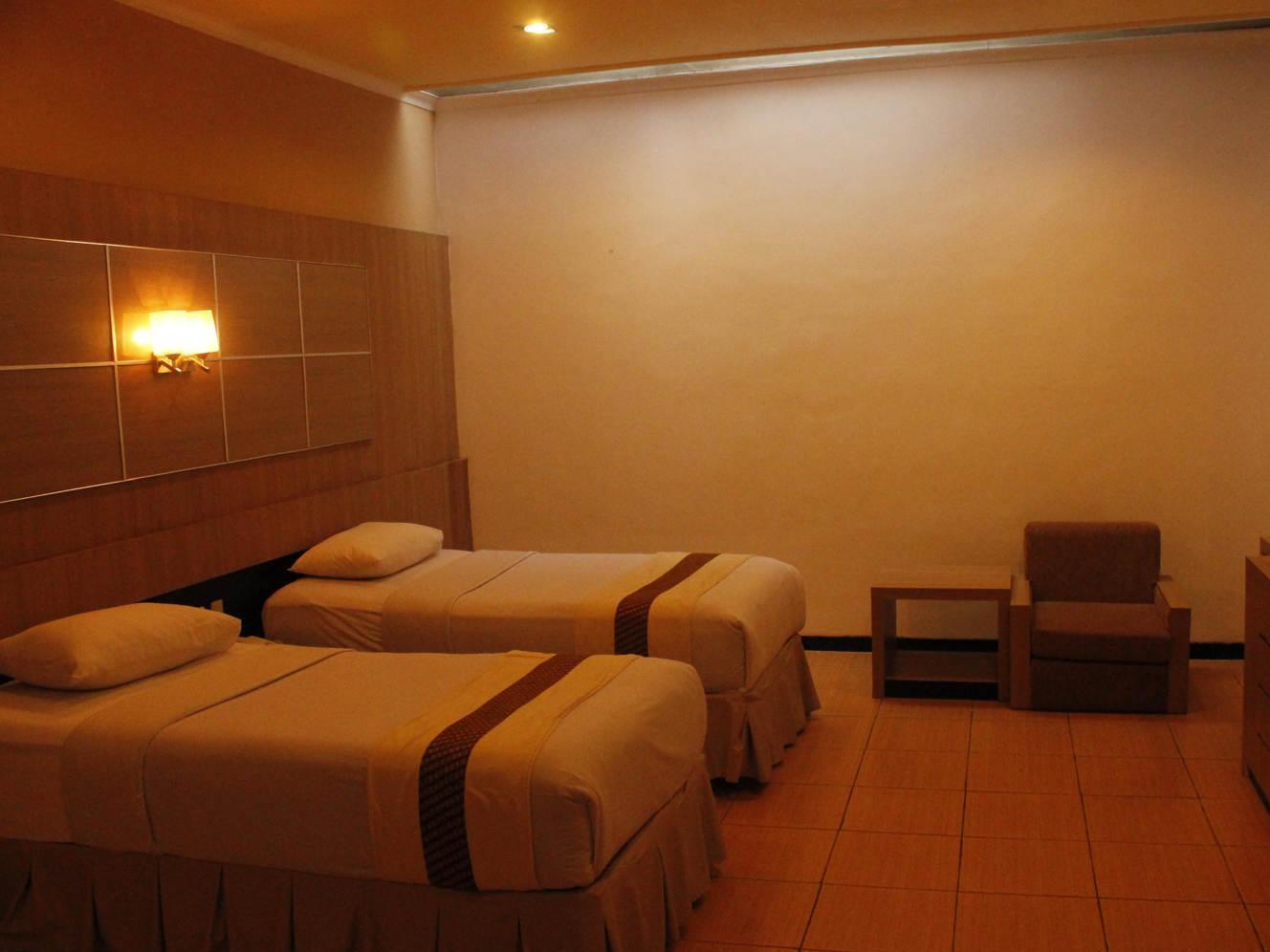 Front One Resort Магеланг Екстериор снимка